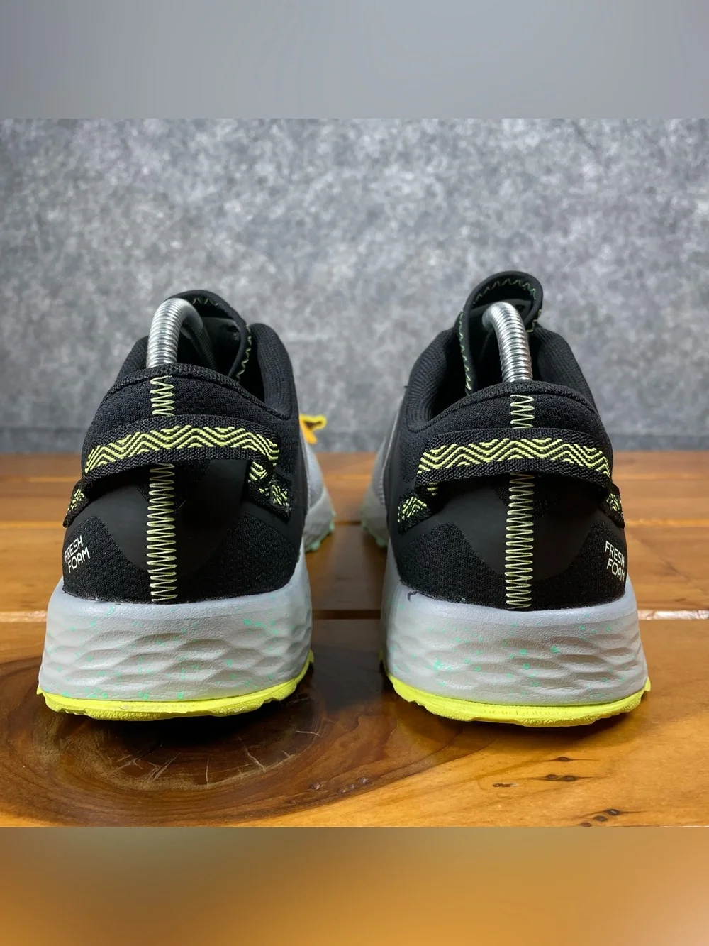 New Balance Fresh Foam Arishi Trail Womens 10 D Wide Gray Running Shoes WTARISS1
